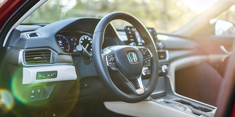  2022 honda Accord model comes with the standard features