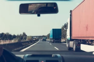 Read more about the article The dangers of speeding: A look at truck accident statistics